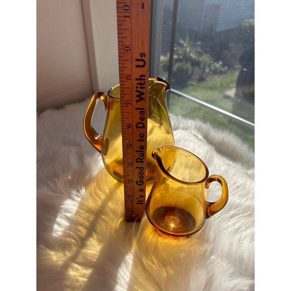 Vintage art glass amber drinking pitchers mini 2 - mismatched set - Picture 6 of 6